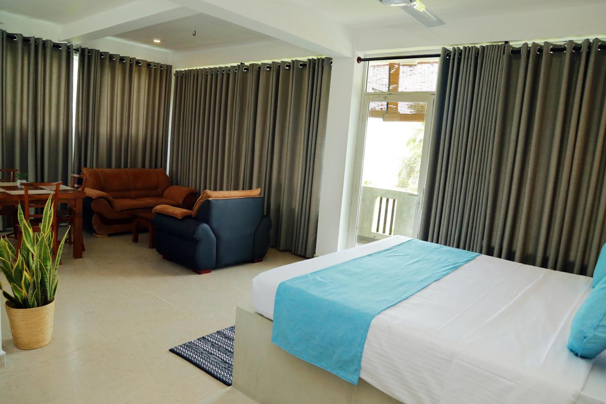 Cocos Hotell Midigama East Exteriör bild