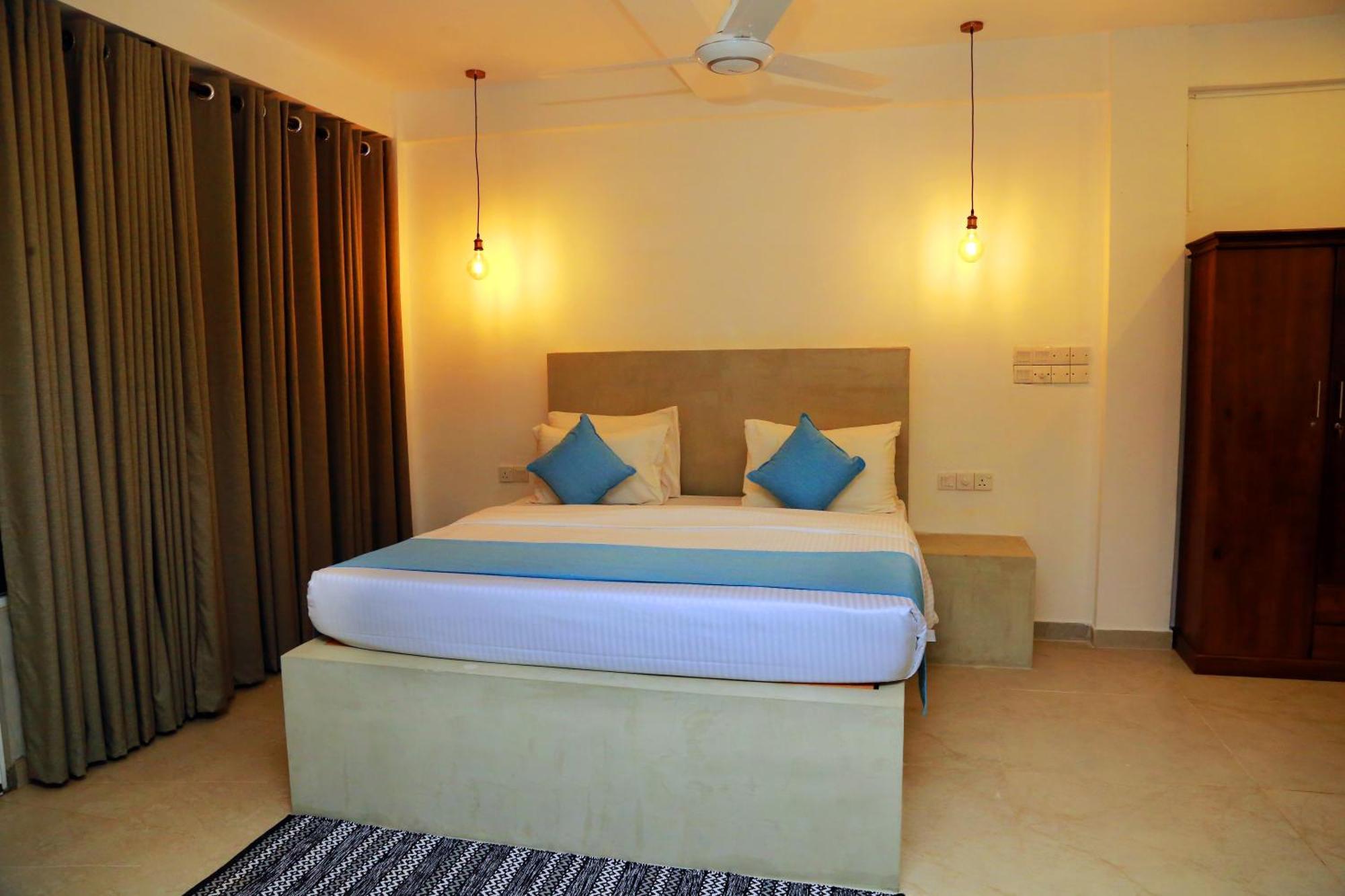 Cocos Hotell Midigama East Exteriör bild