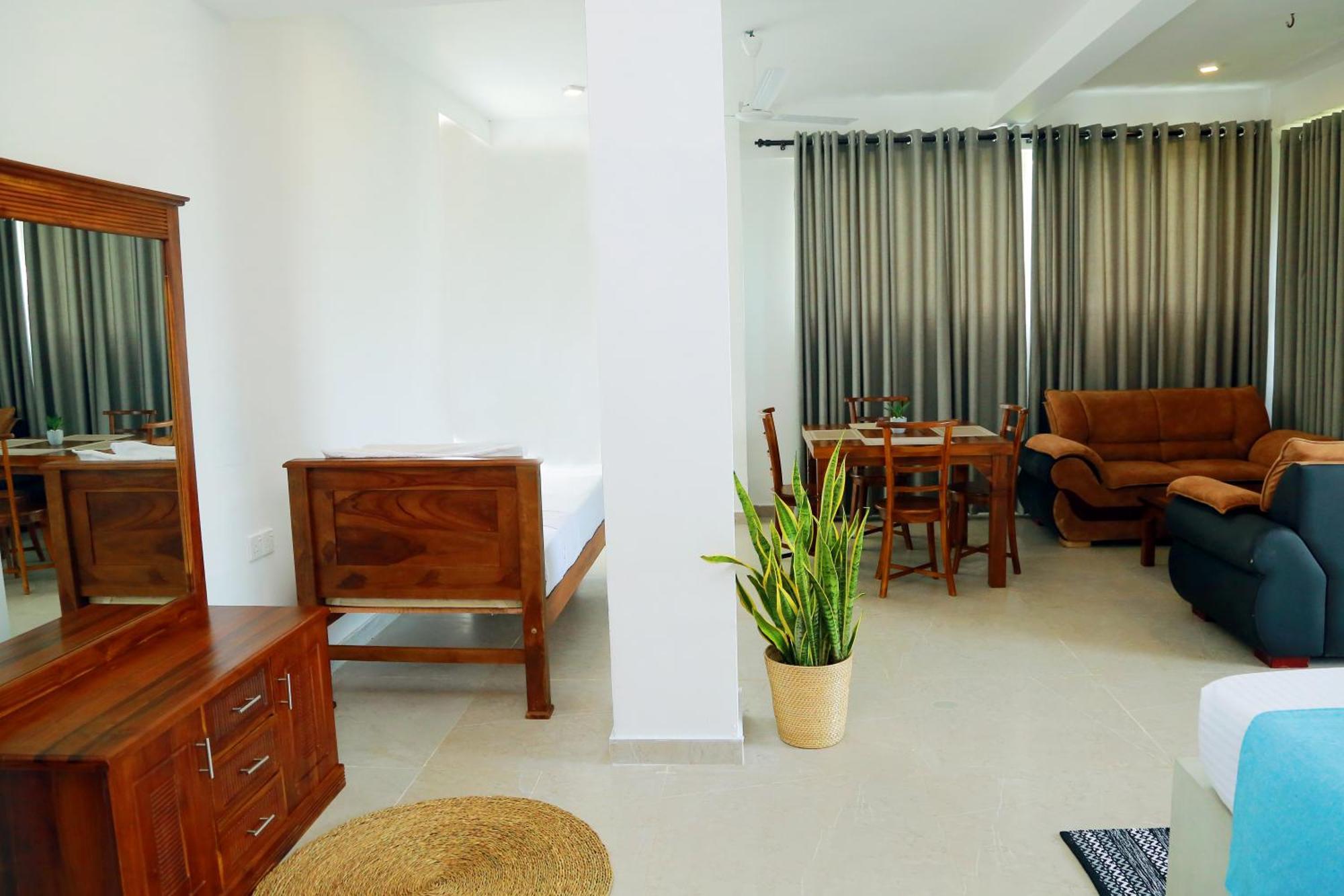 Cocos Hotell Midigama East Exteriör bild