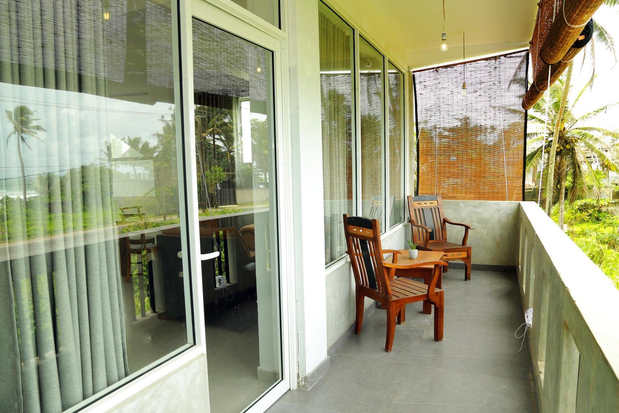 Cocos Hotell Midigama East Exteriör bild