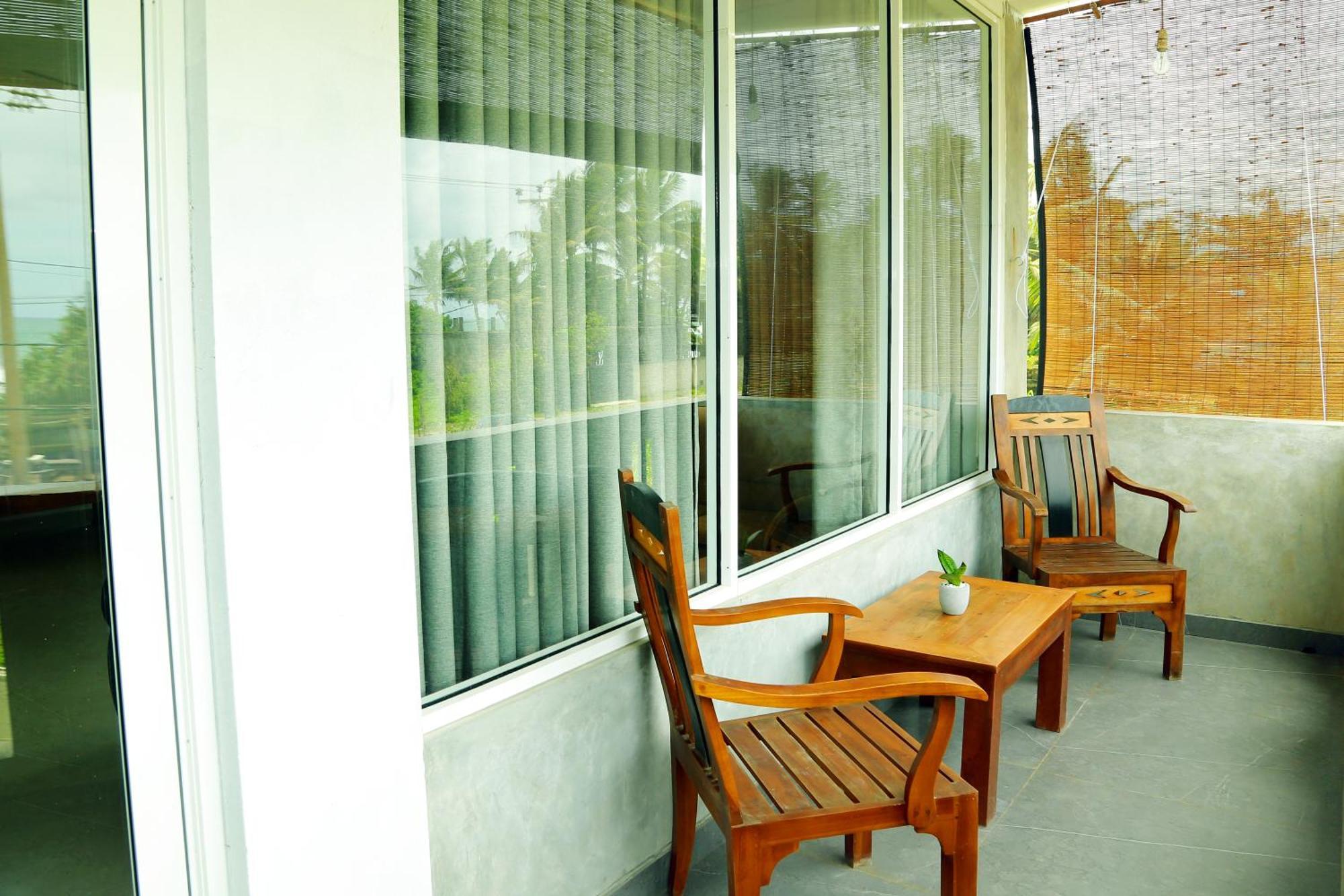 Cocos Hotell Midigama East Exteriör bild