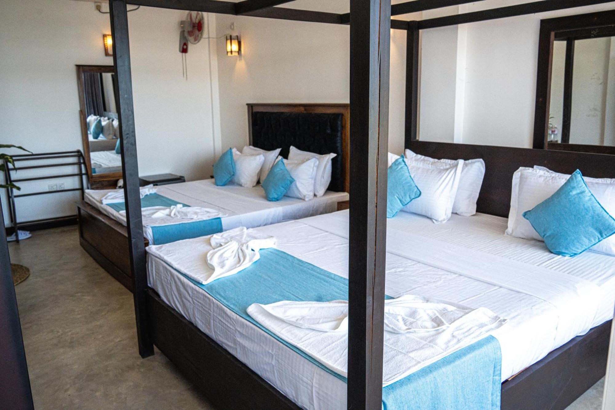 Cocos Hotell Midigama East Exteriör bild