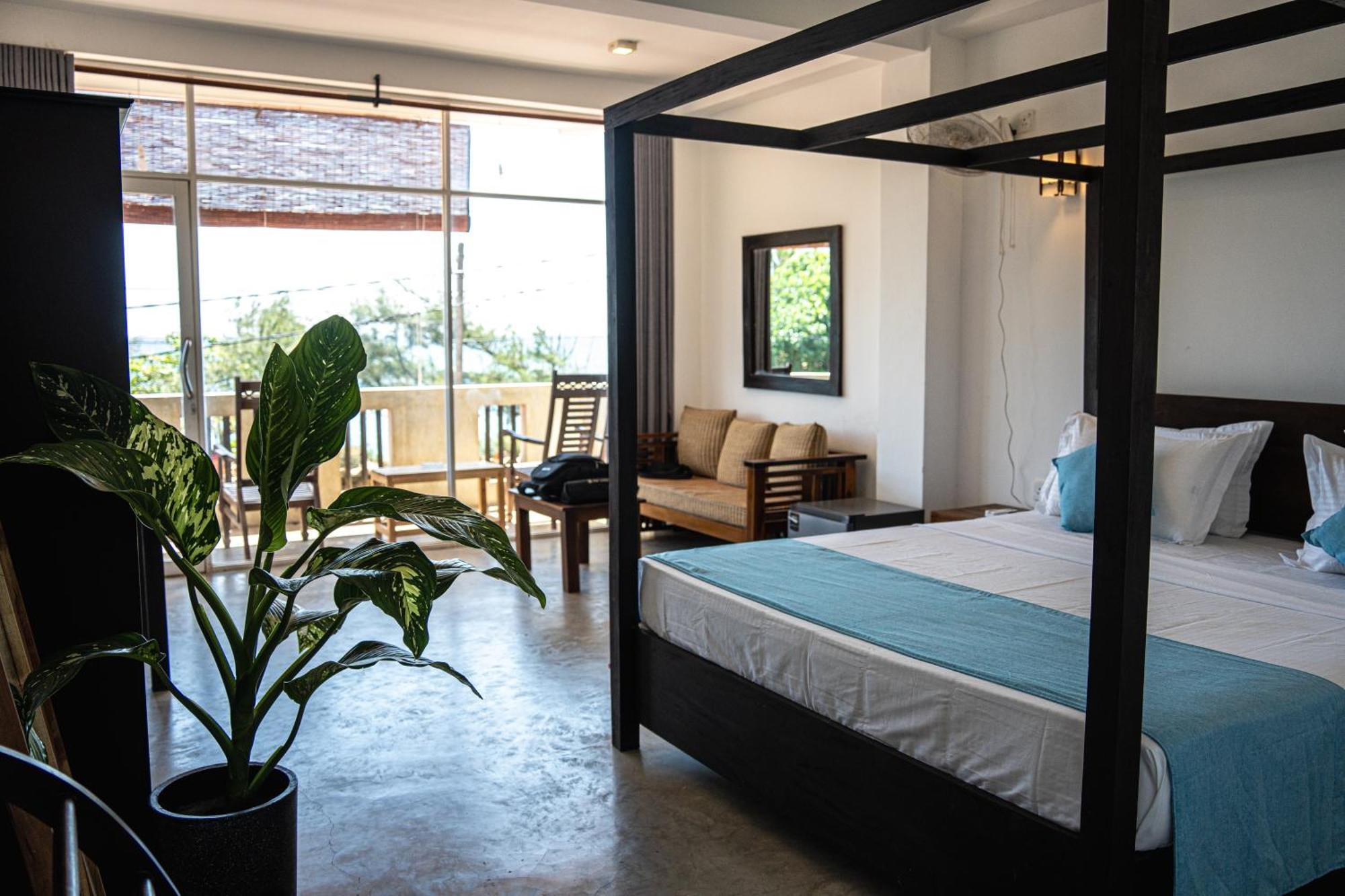 Cocos Hotell Midigama East Exteriör bild